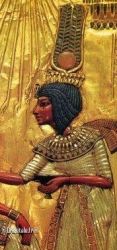 Bas relief avec Nefertiti portant les couronnes de Hemham