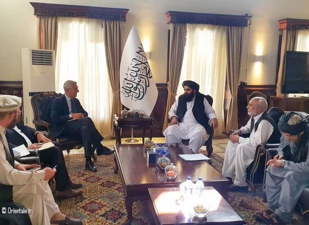 Le Ministre des Affaires trangres afghan en runion avec des politiques trangers