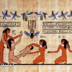 Papyrus accouchement d'une femme égyptienne