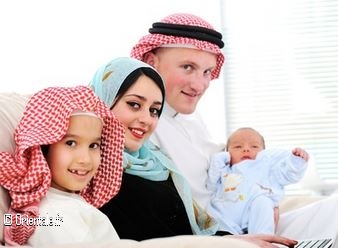 Famille arabe avec couple et enfants