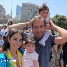 Valérie Abou Chakra avec ses filles jumelles