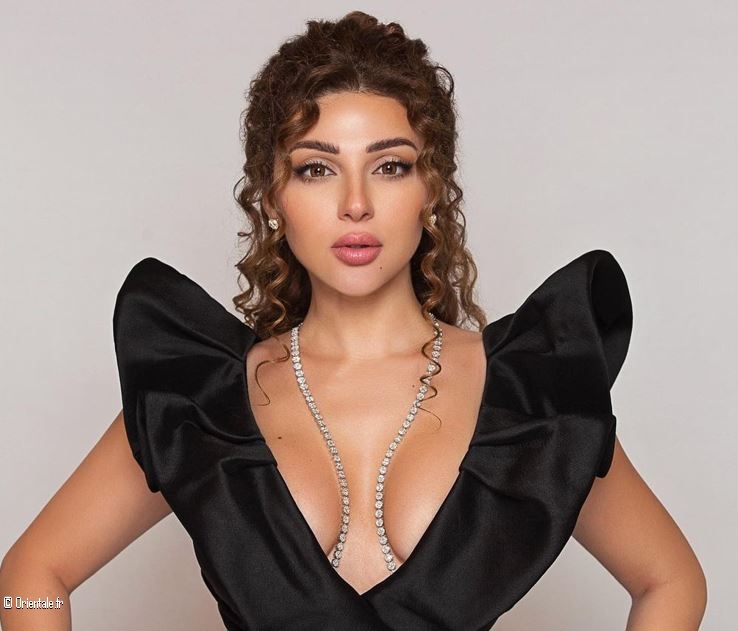 Myriam Farès, chanteuse libanaise manie la danse bédouine