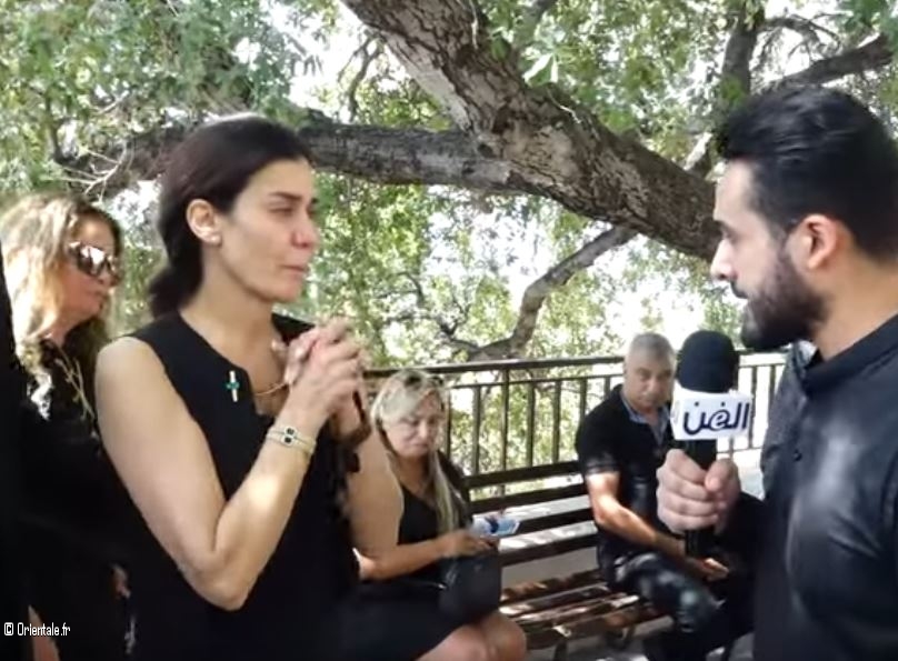 Nadine Al-Rassi a perdu son frre - Elle rpond  une interview d'El Fan le jour des funrailles de son dfunt frre