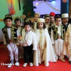 Des enfants fêtent le Mouloud dans une école à Oran