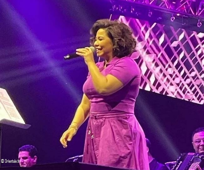 Sherine Abdel Wahab lors de son concert à Dubaï