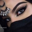 Maquillage des yeux au khôl, femme arabe