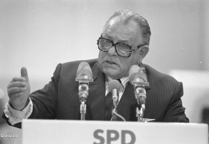 Hans-Jrgen Wischnewski (1922-2005)