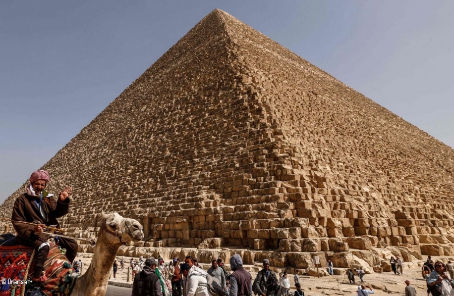 La pyramide de Khops, Egypte